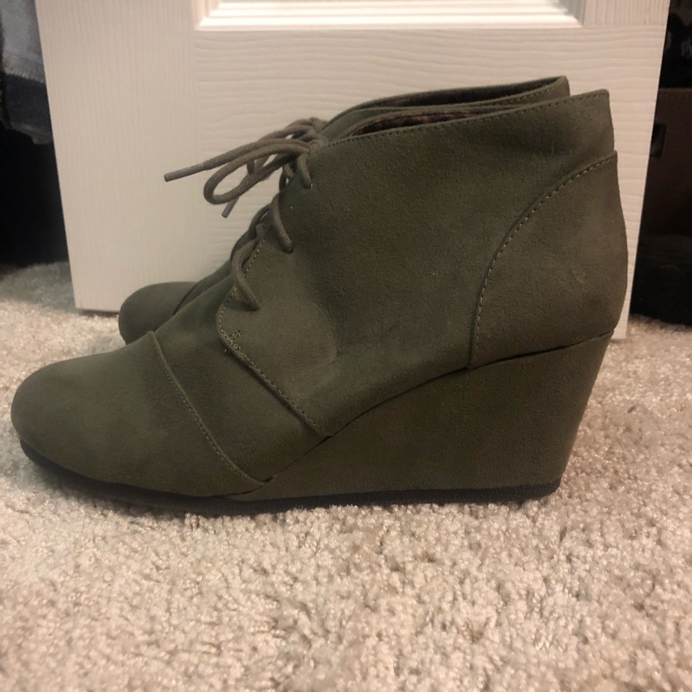 Maurice’s Suede Olive Green Lace Up Heel Wedges